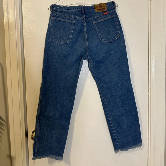 Vintage Wrangler Frayed Bottom Jeans. - Picture 2 of 10